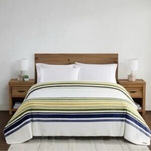 Pendleton Ultra Soft Plush Blanket - Pinto Basin - Queen Size